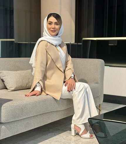 مانتو آفاق کرم